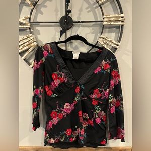 Old navy black shirt 🔥